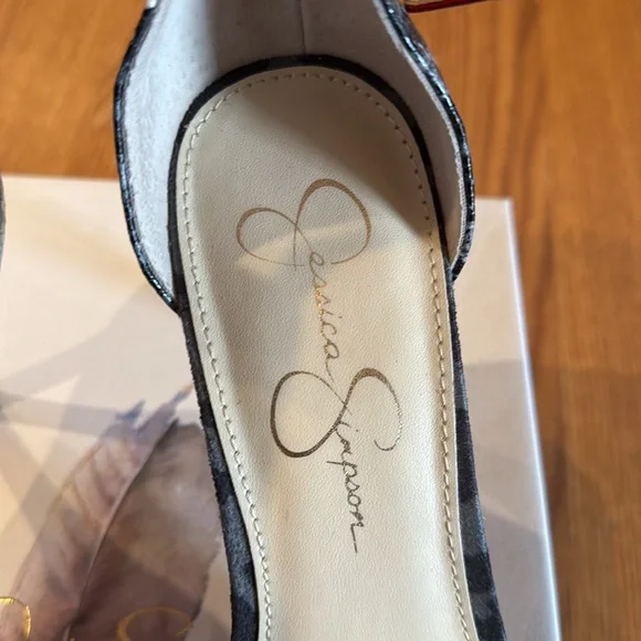 Jessica Simpson Sandals - Picture 5 of 12